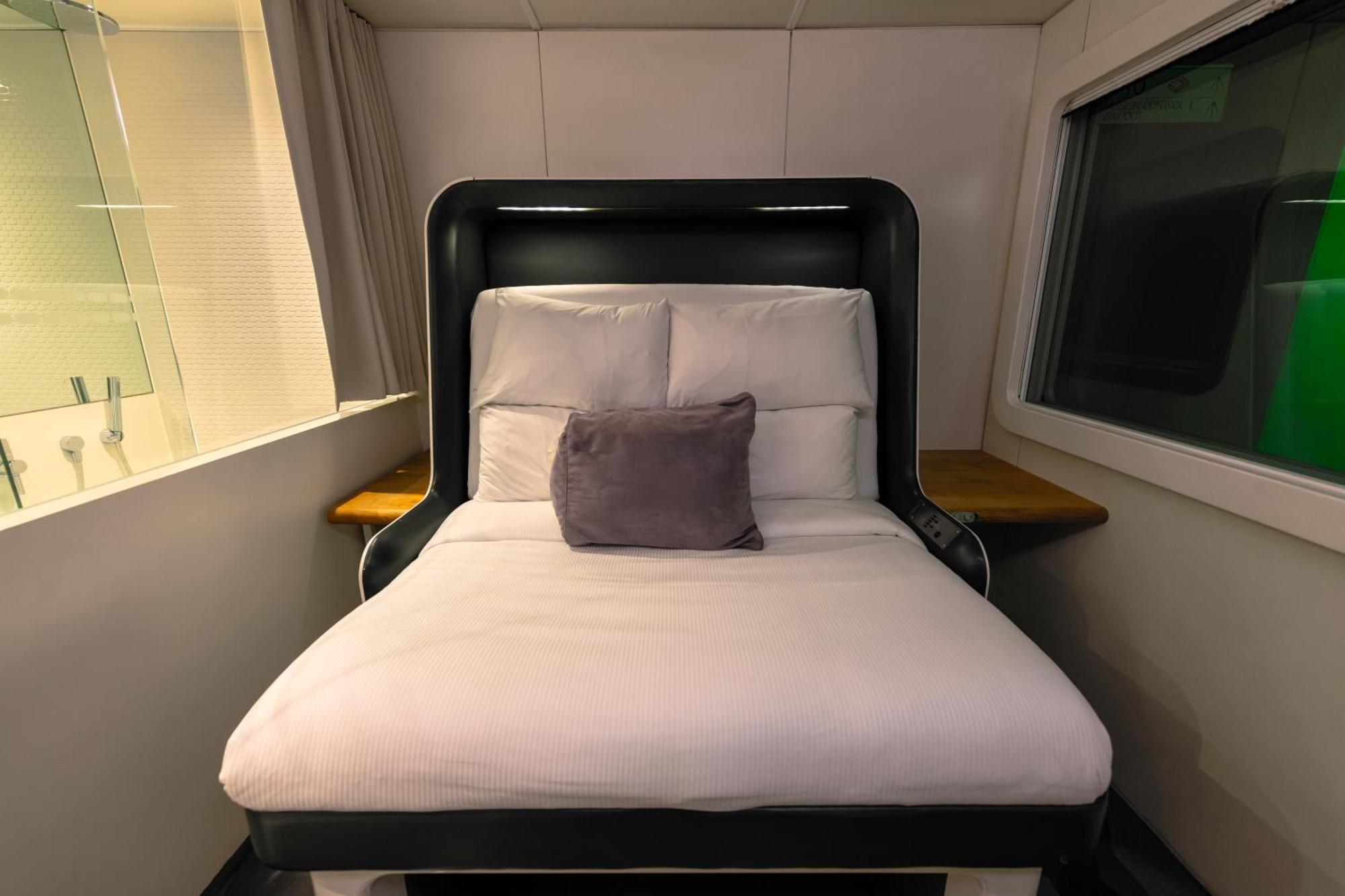 Yotelair London Gatwick Airport ฮอร์เลย์ ภายนอก รูปภาพ