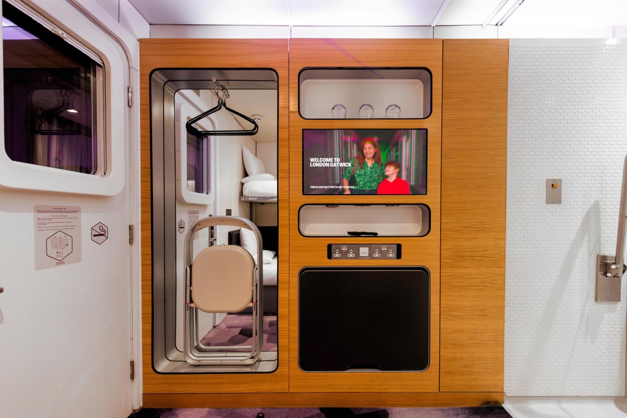 Yotelair London Gatwick Airport ฮอร์เลย์ ภายนอก รูปภาพ