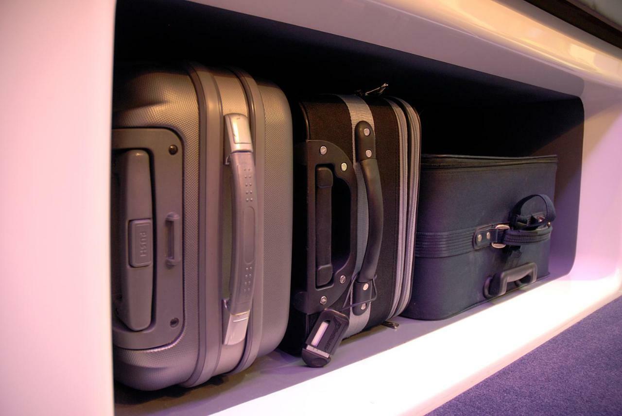 Yotelair London Gatwick Airport ฮอร์เลย์ ภายนอก รูปภาพ